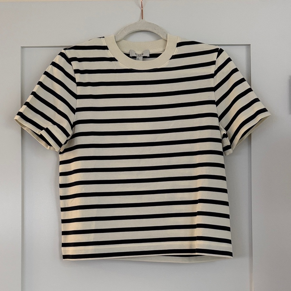 COS clean cut t shirt (size S) - BNWT
